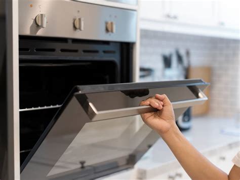 how long does it take for a gas oven to preheat to 425